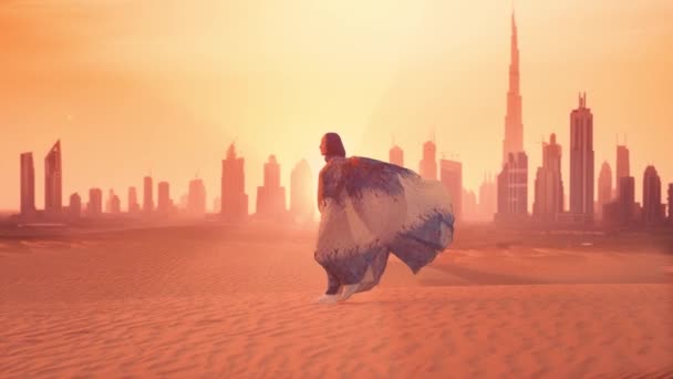 Video Captures Beautiful Scene Woman Dressed Traditional Arab Clothing Standing — Stock Video
