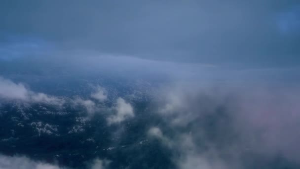 Luftaufnahme Flug Durch Wolken Sturm Schwarze Wolken Begleitet Von Blitzeinschlägen — Stockvideo