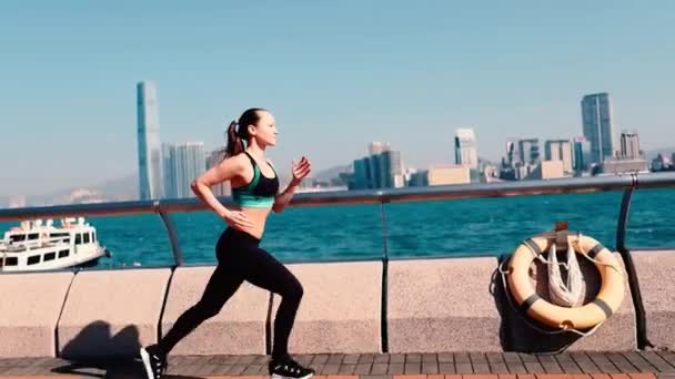 Biegająca Kobieta Biegająca Hong Kongu Trening Biegaczy Promenadzie Tsim Sha — Wideo stockowe