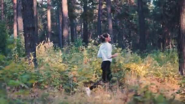 Молода Жінка Біжить Тренуватися Літньому Парку Крупним Планом Фітнес Леді — стокове відео