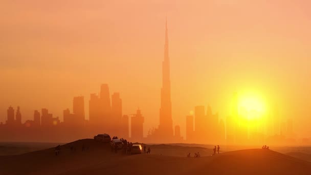 Powietrza Drone Widok Turystów Patrzy Zachód Słońca Dubaju Sylwetka Miasta — Wideo stockowe