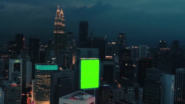 Aeriális Top Kilátás Felhőkarcolók Zöld Képernyő Épít Fórumon Nyomkövető Pont — Stock videók