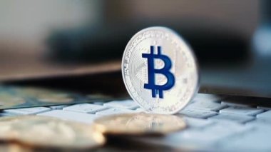 Bitcoin Dijital Para ve Dolar. Yüksek kalite 4k görüntü