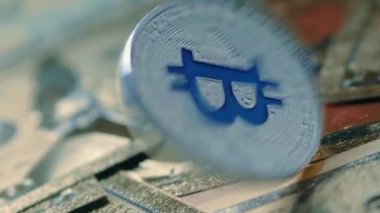 Bitcoin Dijital Para ve Dolar. Yüksek kalite 4k görüntü