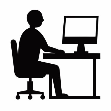 Ofis çalışanı bilgisayarla oturuyor