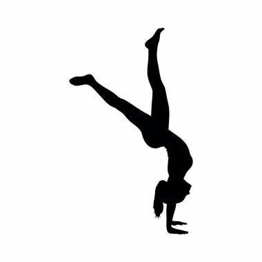 Genç kadın jimnastik pratik