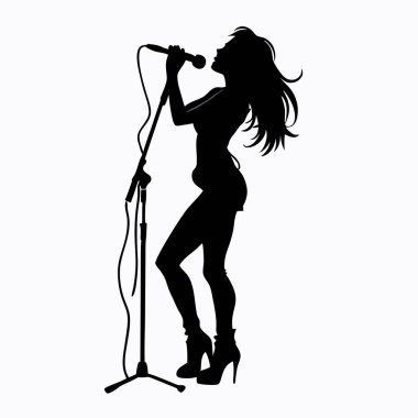 Elinde mikrofon olan bir kızın silueti.
