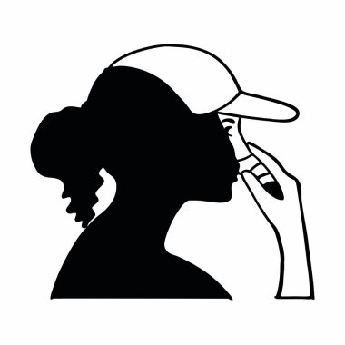 Şapkalı ve güneş gözlüklü kadın.