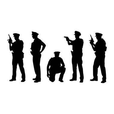Siluette beyaz bir arkaplana karşı beş polis memuru tasvir ediliyor. İki memur solda duruyor, biri silahı hazır pozisyonda tutuyor, diğeri de elleri kalçasında. Merkezde bir subay diz çöküyor. İki tane daha.