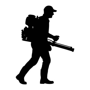 Sırt çantası üfleyicisi taşıyan bir adamın siyah silüeti. Şapka ve bot giyiyor. Havalandırma cihazı sırtına bağlanmış ve hortumu sağ elinde tutuyor. Resim beyaz bir arkaplanda izole edilmiştir.