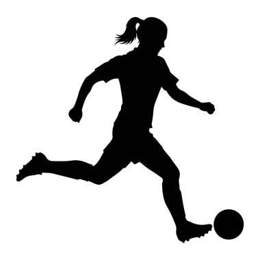 Bir futbol topunu tekmeleyen hareketli bir kadın futbolcunun siyah silueti. Oyuncu, bacağını uzatarak topa vurarak orta adımda tasvir edilir. Saçları at kuyruğu şeklinde ve arkasında akıyordu. Görüntü beyaz bir torba üzerinde izole edilmiştir.