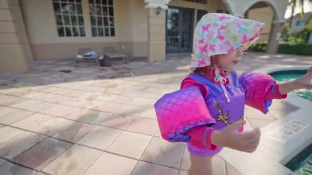 Little Girl Floaties Walking Stairs Get Swimming Pool — Stock Video