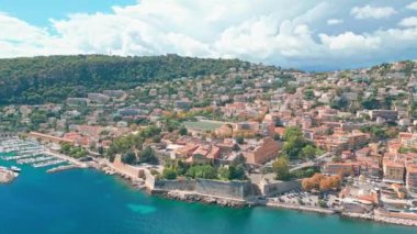 Nice, Fransa 'daki Villefranche' de kıyı şeridi görüntüsü. Yüksek kalite 4k görüntü