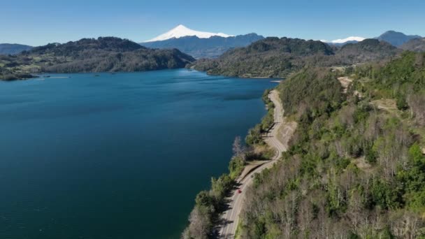 智利南部维拉里卡火山和湖泊的空中景观 — 图库视频影像