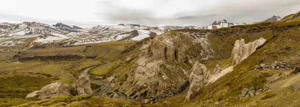 Andes, Maule Şili 'deki azıdişi kayası Muela del Diablo