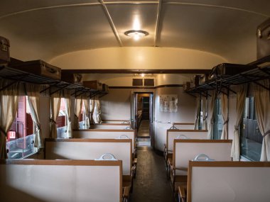 Bir tren vagonunda. İtalya 'nın Lecce kentindeki demiryolu taşımacılığı müzesi.. 