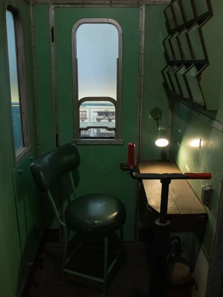Bir tren vagonunda. İtalya 'nın Lecce kentindeki demiryolu taşımacılığı müzesi.. 