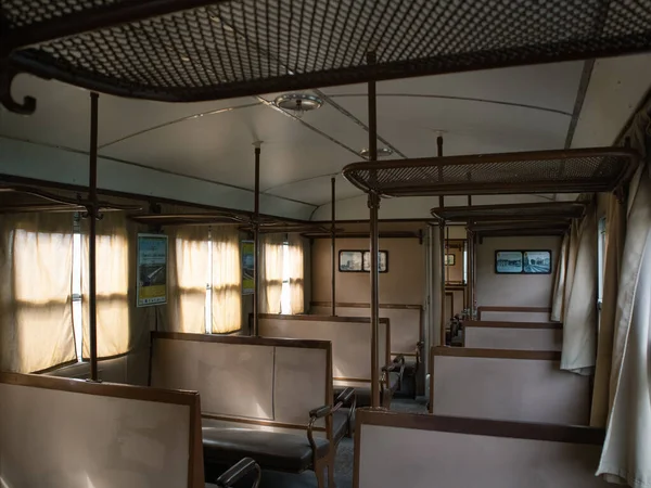 Bir tren vagonunda. İtalya 'nın Lecce kentindeki demiryolu taşımacılığı müzesi.. 