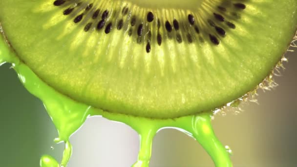 Slow Motion Macro Shot Flowing Pineapple Juice Από Φέτα Ανανά — Αρχείο Βίντεο