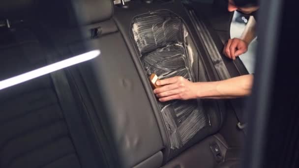 Araba Temizliği Mekan Temizleme Deri Koltuklar Fırça Temizlik Araba Bakımı — Stok video
