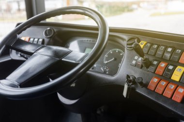 Kamu otobüslerinin kokpiti veya kabini, kentsel toplu taşıma kavramı