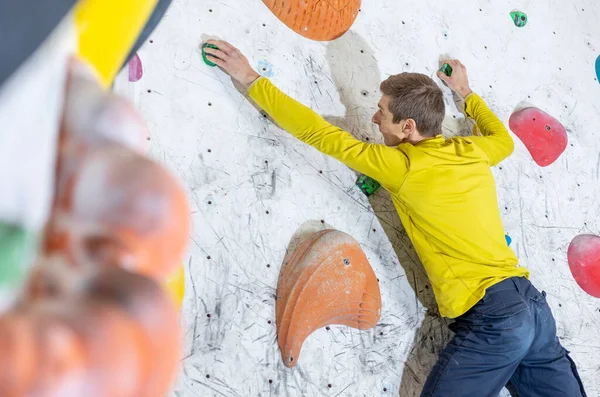 Young Climber Climbing Indoor Wall Sport Concept — Stock Photo, Image