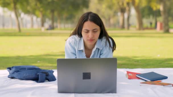 Indian Girl Relaxes Finishing Her Work Laptop Goes Sleep Park — Wideo stockowe