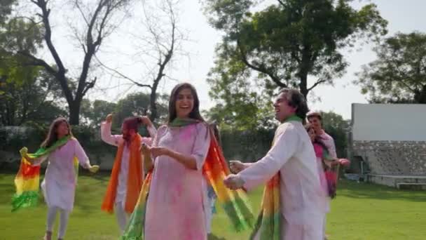 Group Indian People Dancing Holi Party — Stok video