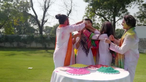 Indian People Celebrating Holi Festival — Stockvideo