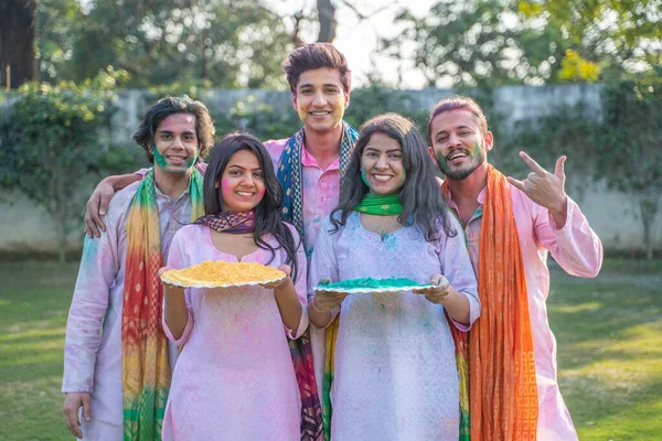 Indian people wishing Happy Holi