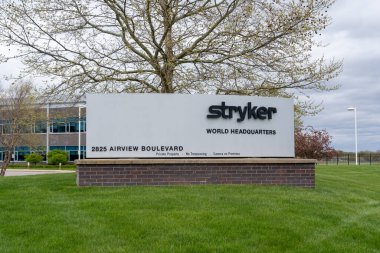 Stryker Dünya Merkezi Kalamazoo, MI, ABD, 2 Mayıs 2023. Stryker Corporation, Amerika Birleşik Devletleri 'nin çok uluslu tıp teknolojileri şirketidir..