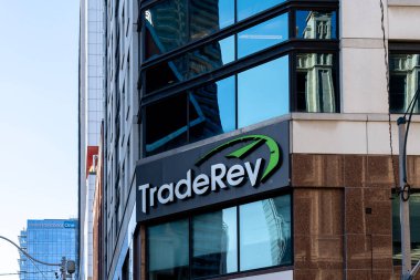 Toronto, Kanada - 14 Kasım 2020: TradeRev Canada Toronto 'da imzalandı. TradeRev basit, şeffaf ve gerçek zamanlı bir otomotiv takası sağlayan mobil bir uygulama..