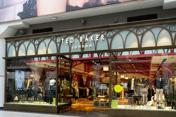 カナダ トロント 2020年9月29日 トロントのモールでテッド ベイカーの店のサインを閉じます Ted Baker Plcはイギリスの高級服小売会社です — ストック写真