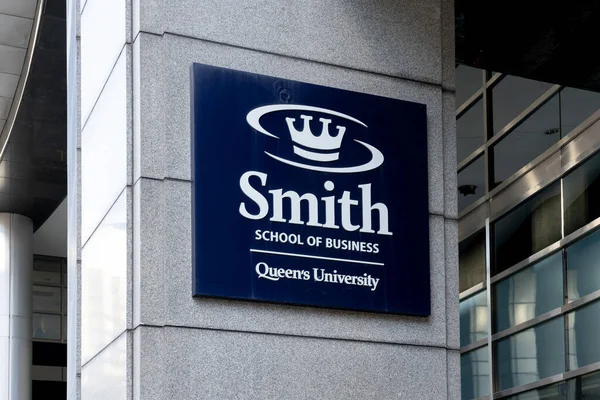 Toronto Canadá Noviembre 2020 Señal Smith School Business Queen University —  Fotos de Stock