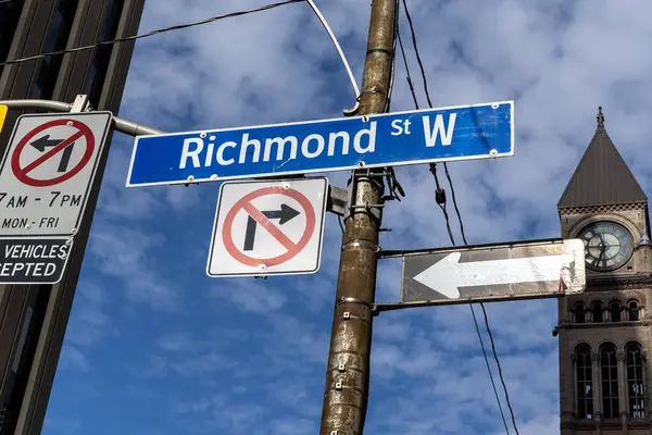 カナダ トロント 2020年11月9日 リッチモンド セント Wがカナダ トロントのダウンタウンにサイン — ストック写真