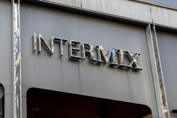 Toronto Canadá Noviembre 2020 Close Intermix Store Sign Toronto Intermix —  Fotos de Stock