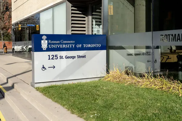 カナダ トロント 2020年11月20日 トロントでロットマンコマースのサインが見られます ロットマンコマースはトロント大学セントジョージキャンパスで学部ビジネスプログラムです — ストック写真