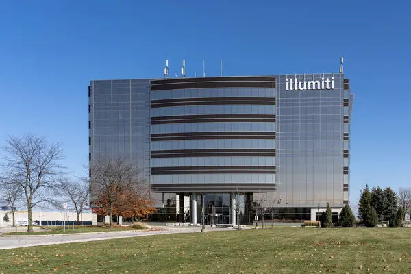 2020年10月31日 Illumiti标志出现在位于加拿大安大略省Thornhill的总部大楼上 Illumiti是Sap系统集成和管理咨询公司 — 图库照片