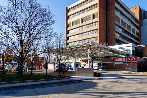 カナダ トロント 2020年11月28日 カナダ トロントのトロント西部病院の緊急部門 — ストック写真