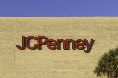 Orlando, Florida, ABD - 20 Ocak 2020: Orlando, Florida, ABD 'deki duvarda JcPenney mağaza tabelası. J. C. Penney Company Inc. bir Amerikan mağazası.. 