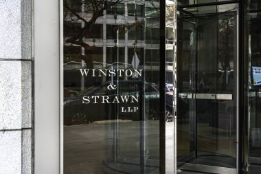 Washington, D.C., ABD - 13 Ocak 2020: Washington, DC, ABD 'deki Winston & Strawn LLLP ofisine giriş. Winston & Strawn LLLP uluslararası bir hukuk firmasıdır..