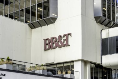 Charlotte, Kuzey Carolina, ABD - 15 Ocak 2020: Charlotte, Kuzey Carolina 'daki BB & T Center' da BB & T bankasının imzası. BB & T & T ve SunTrust Truist Finans Şirketi adlı şirketi birleştirdi. 