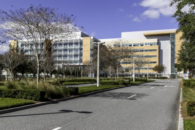 Orlando, Florida, ABD - 9 Şubat 2020: Orlando, Florida, ABD 'deki Nemours Çocuk Hastanesi' nin imzası ve inşası.