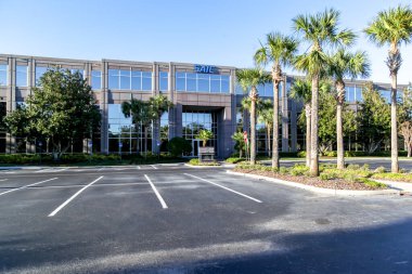 Orlando, Florida, USA- 8 Şubat 2020: Orlando, Florida, ABD 'deki SAIC ofis binası, bir Amerikan şirketi devlet hizmetleri ve bilgi teknolojileri desteği sunmaktadır..