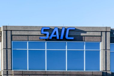Orlando, Florida, USA- 8 Şubat 2020: Orlando, Florida, ABD 'deki bir ofis binasında SAIC ofis tabelası, bir Amerikan şirketi devlet hizmetleri ve bilgi teknolojileri desteği sunmaktadır.. 