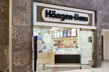 Tysons Corner, Virginia, USA- 14 Ocak 2020: ABD 'deki Tysons Corner Center' da Haagen-Dazs mağazası. Haagen-Dazs bir Amerikan dondurma markası..