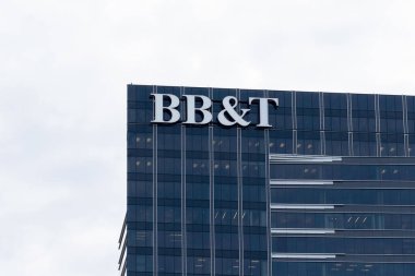 Atlanta, Georgia, ABD - 16 Ocak 2020: Atlanta, Georgia, ABD 'deki binada BB & T tabelası. BB & T bir Amerikan bankacılık şirketidir.. 