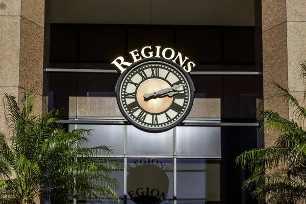 Orlando Florida Usa January 2020 Entrance One Regions Bank Branch — Stock Photo, Image