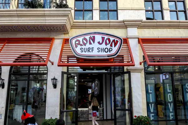 オーランド Usa 2022年1月28日 建物にロン ジョン サーフ ショップのサインが閉じられました ジョン サーフ ショップはサーファースタイルの小売店チェーン — ストック写真