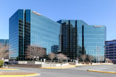 Tysons Corner, Virginia, ABD - 1 Mart 2020 Tysons Corner, Virginia 'daki Acumen ve Monster ofis binası.